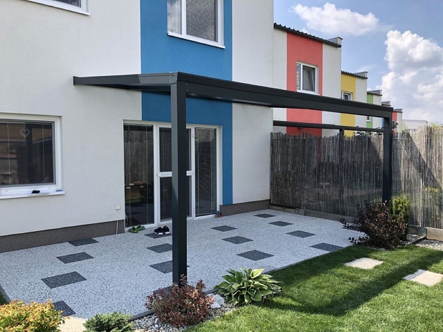 Zastřešení terasy bez stavebního povolení – kdy to jde a kdy ne
